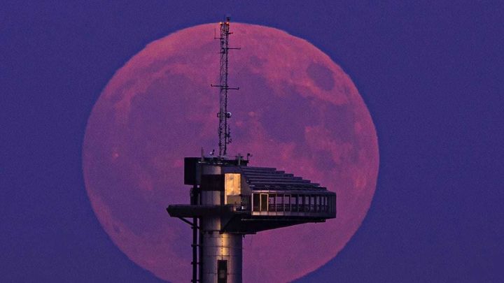 Gabriel - Faro de Moncloa / GABRIEL