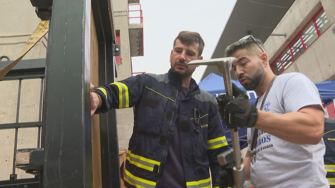 Bomberos y policías comparten experiencias para mejorar el rescate y auxilio de personas