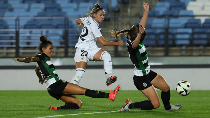 Athenea del Castillo ante el Sporting de Lisboa / EFE