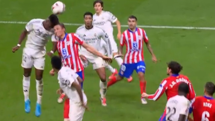 Choque entre Tchouameni y Le Normand / TWITTER