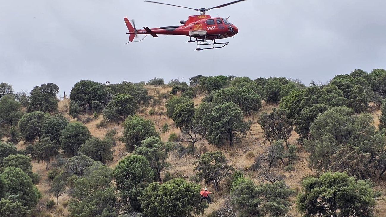 Evacuación aérea de un senderista en Galapagar