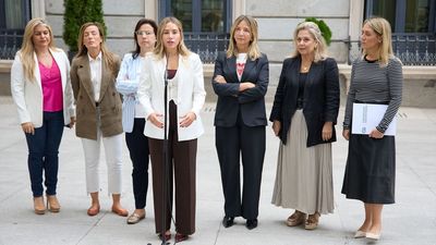 Las parlamentarias del PP denuncian ante la Policía la recepción de cartas con amenazas e insultos machistas