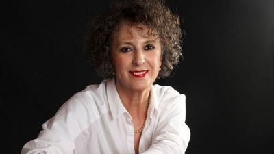 Lola López Mondéjar gana el Premio Anagrama de Ensayo con un libro sobre la pérdida de la narratividad