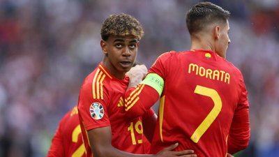 España recibe a Dinamarca con el liderato en juego