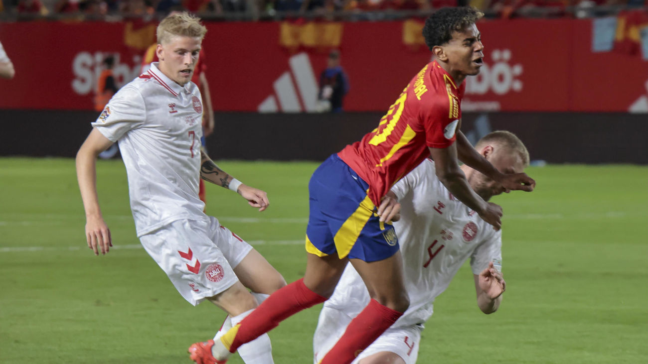 Lamine Yamal abandonó cojeando ante Dinamarca y es duda ante Serbia