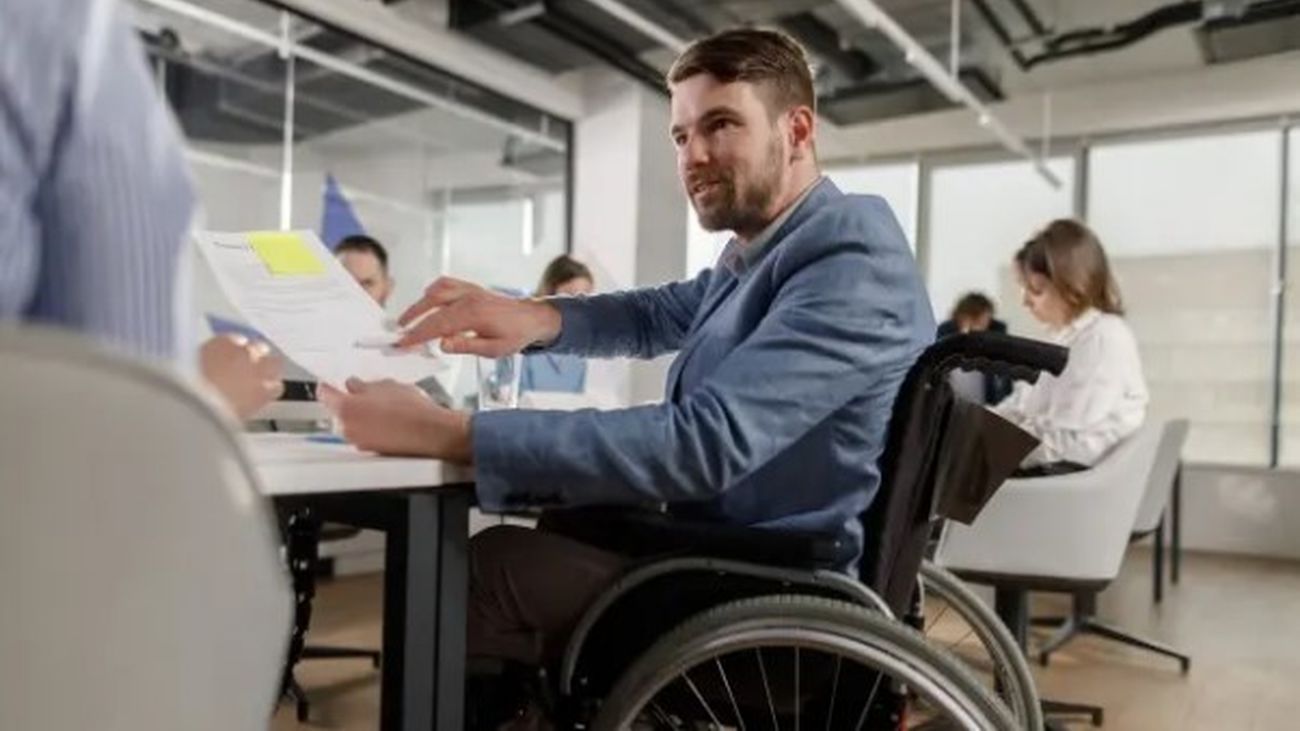 FAMMA presentará alegaciones a la orden que regula el acceso al empleo público de las personas con discapacidad