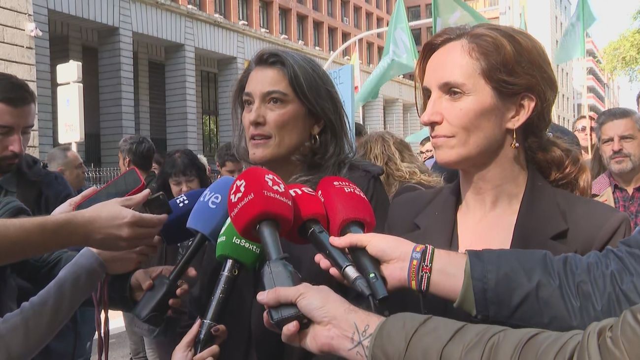Bergerot reivindica la "vida visible con VIH" en una manifestación ante Sanidad