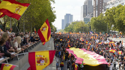 Decenas de miles de personas claman en Madrid contra Sánchez y reclamar elecciones