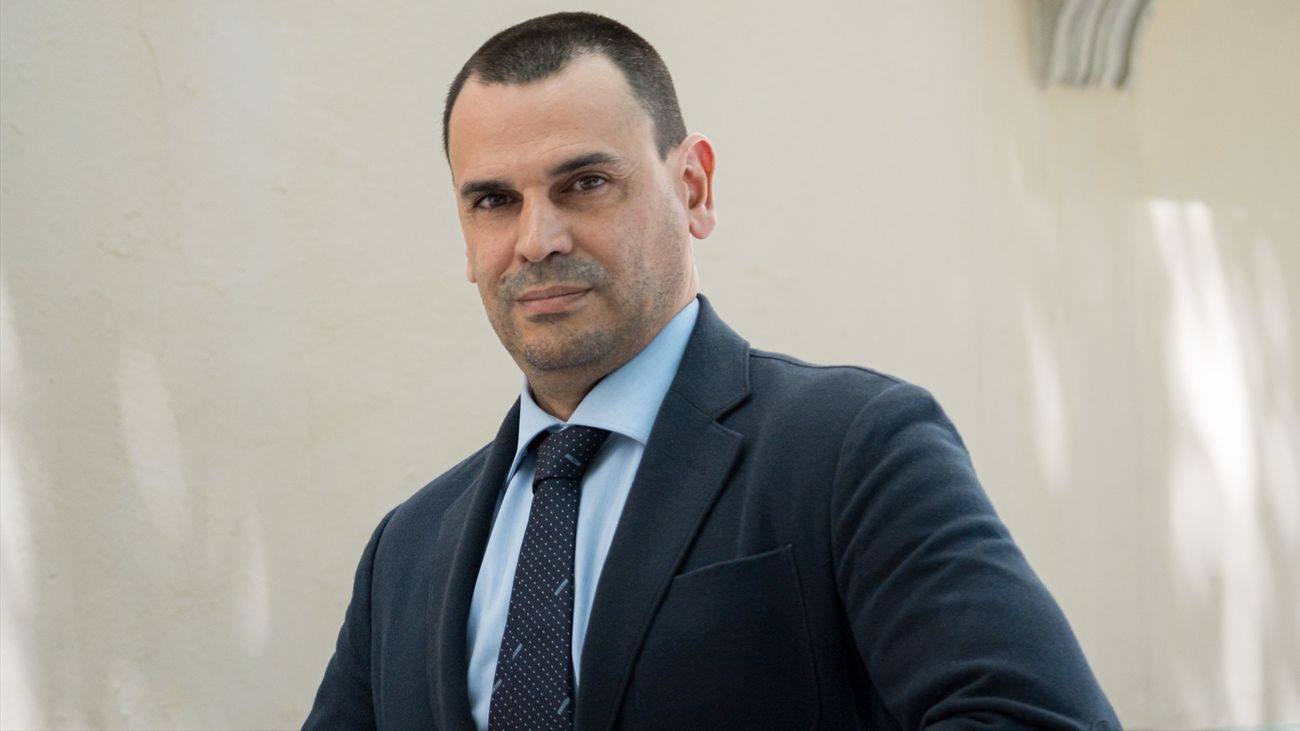 Investigan el robo de un ordenador  y la entrada en las viviendas de dos abogados del novio de Ayuso