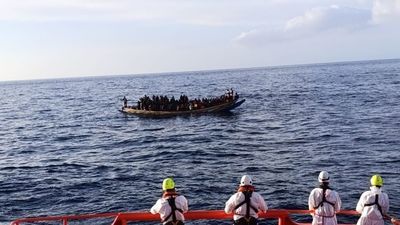 Llega a Canarias el mayor cayuco de su historia, con 231 personas, 58 de ellas menores