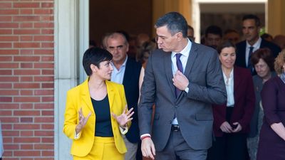 Sánchez se reúne con asociaciones sociales y representantes del sector de la vivienda