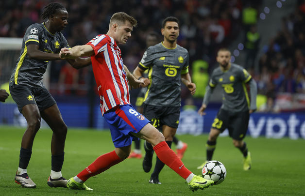 Sorloth ante el Lille / EFE