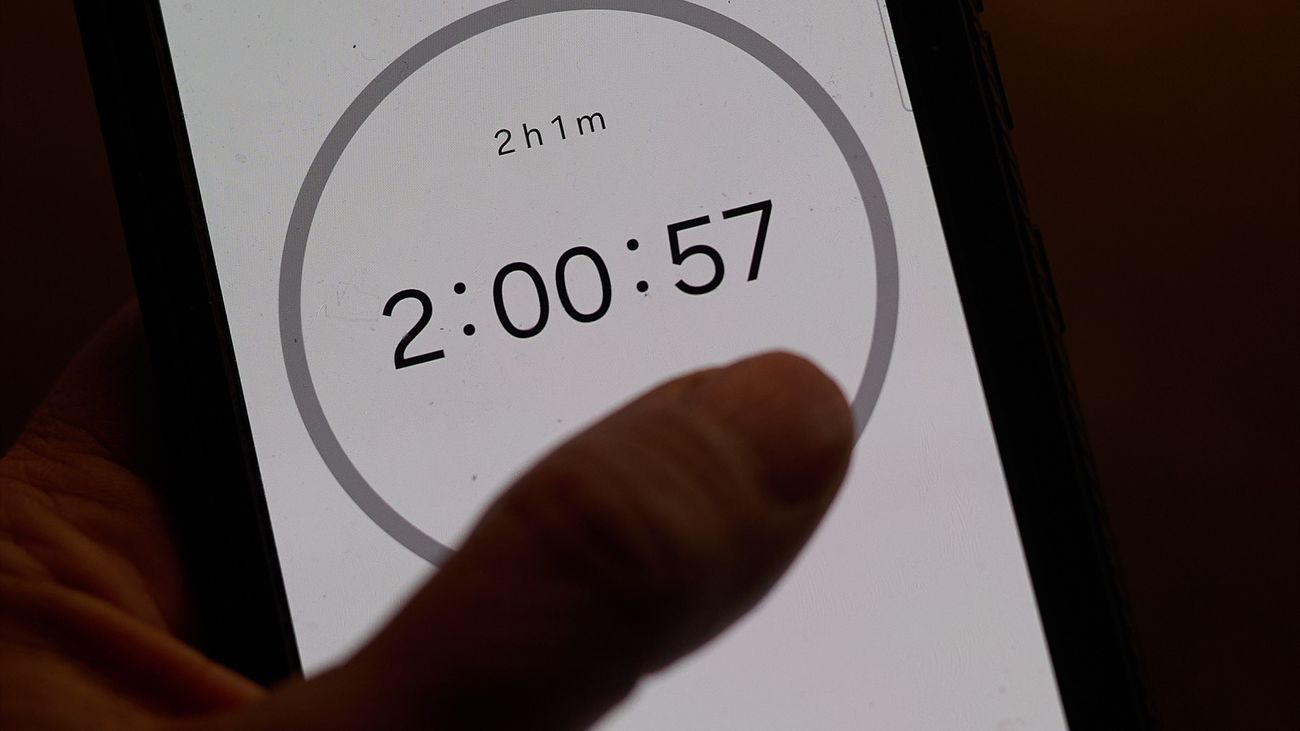 Llega un nuevo cambio de hora: ¿Cómo afecta a los niños? ¿Qué es el 'ojo de insomnio'?