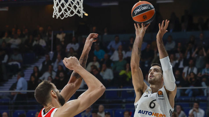 Abalde ante Estrella Roja / EFE