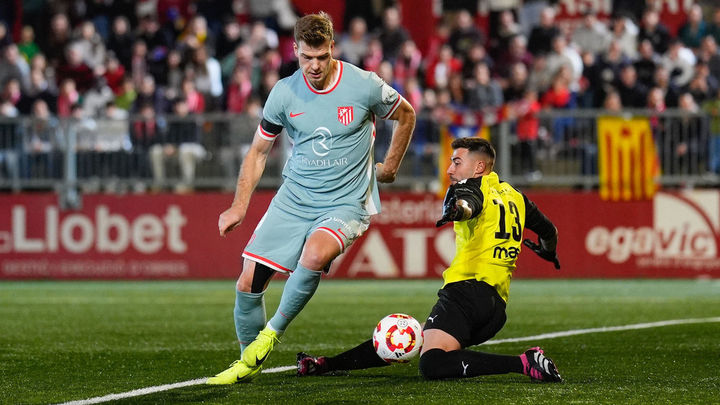 Sorloth ante el Vic / EFE