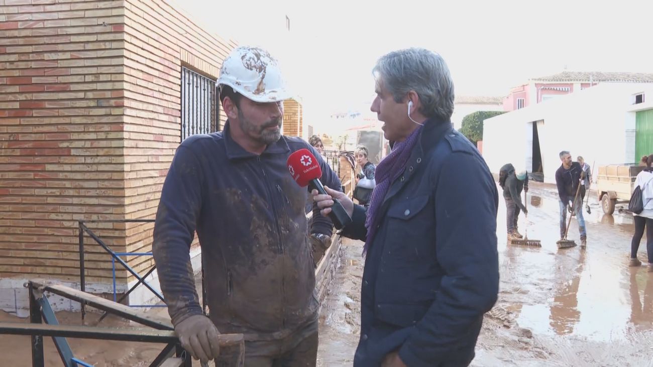 El papel de los voluntarios para ayudar en Valencia: "Hace falta mucha gente"