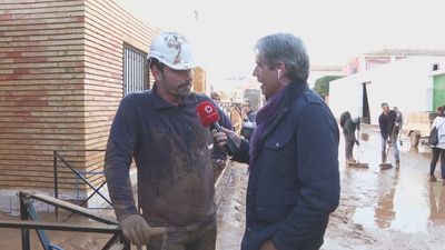 El papel de los voluntarios para ayudar en Valencia: "Hace falta mucha gente"