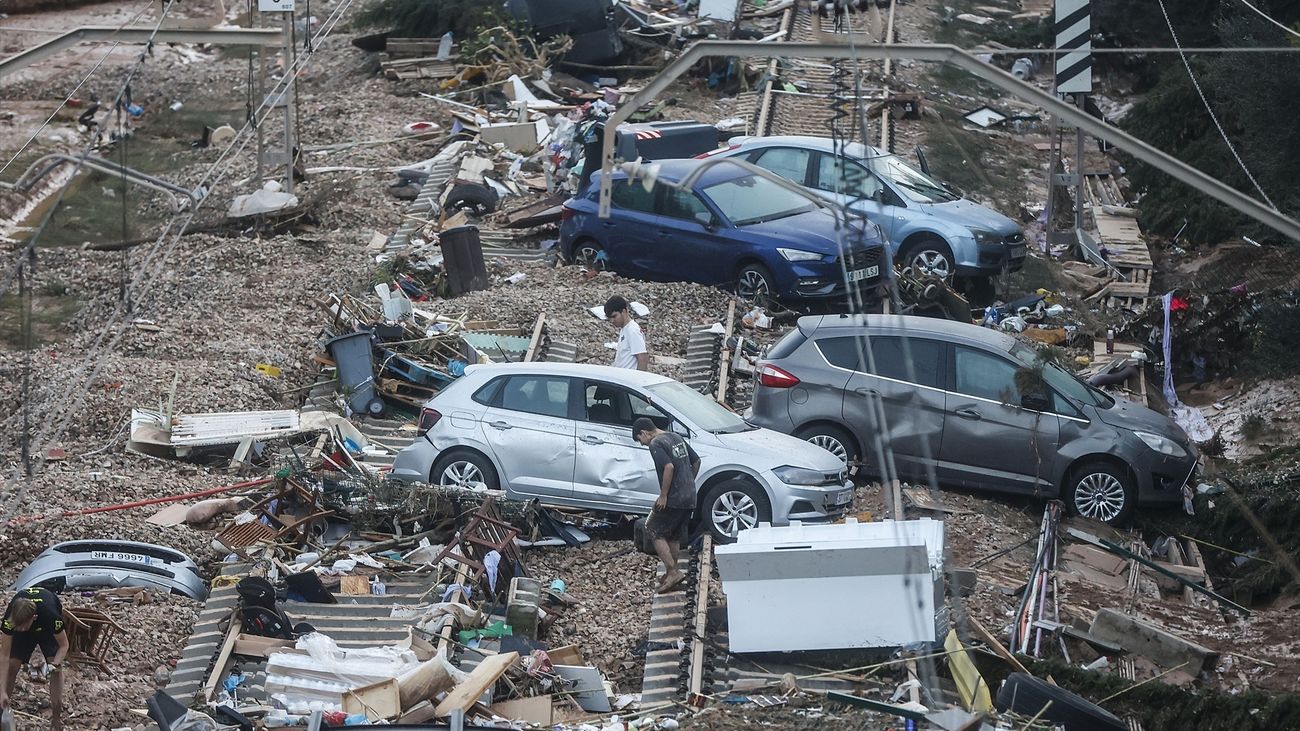 La Generalitat Valenciana anuncia ayudas iniciales de 250 millones de euros a afectados por la DANA