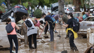 Suben a 202 los muertos en Valencia: Se busca ahora abrir vías de acceso para entregar agua y comida