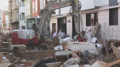 Grúas Erri Berri, de demoler el  Calderón a retirar coches, muebles y fango por la DANA