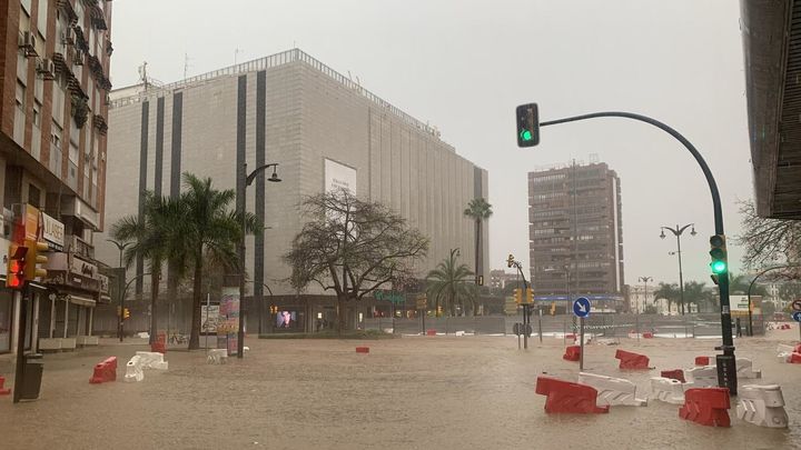 La DANA a su paso por Málaga capital / EFE