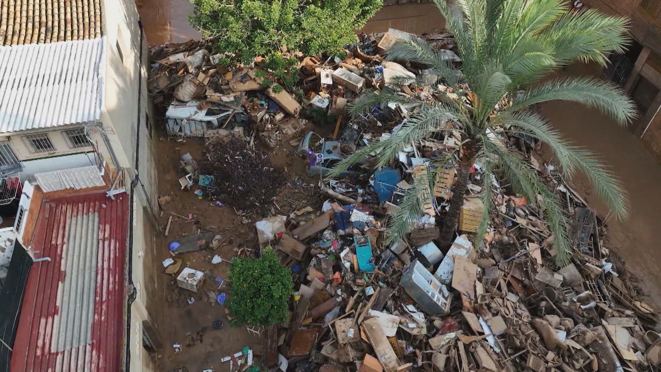 Ya son 221 los muertos por la DANA en Valencia, mientras aún se busca a 7 desaparecidos