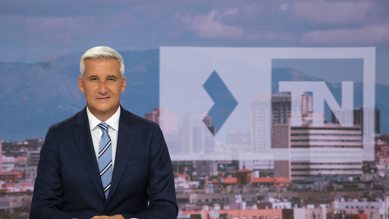 Víctor Arribas, presentador y editor del Telenoticias 1