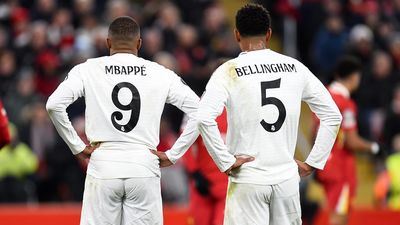 2-0. El Real Madrid pierde en Anfield y se aleja de octavos