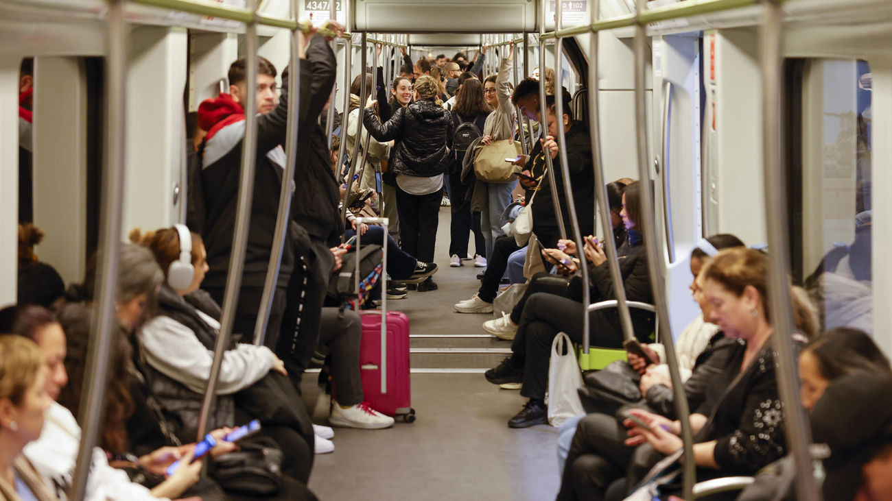 Valencia recupera su metro tras la dana