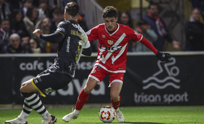 Sergio Camello ante Unionistas / EFE