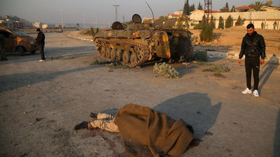 Los insurgentes se acercan a la ciudad de Homs, aunque el Ejército sirio intenta resistir