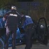 Huye de la policía y estampa su coche contra una farola en Marqués de Vadillo