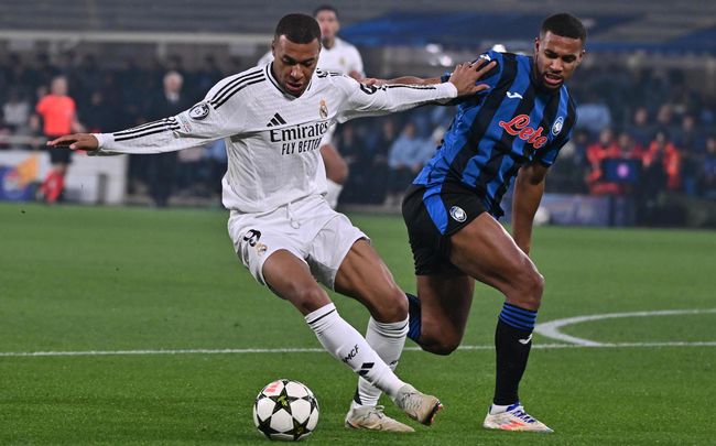 Mbappé ante el Atalanta / EFE