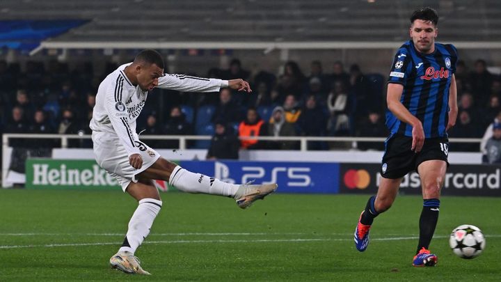 Mbappé ante el Atalanta / EFE