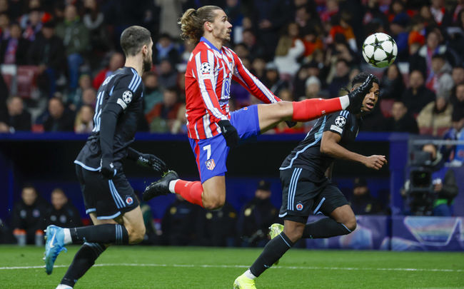 Griezmann ante el Slovan Bratislava / EFE