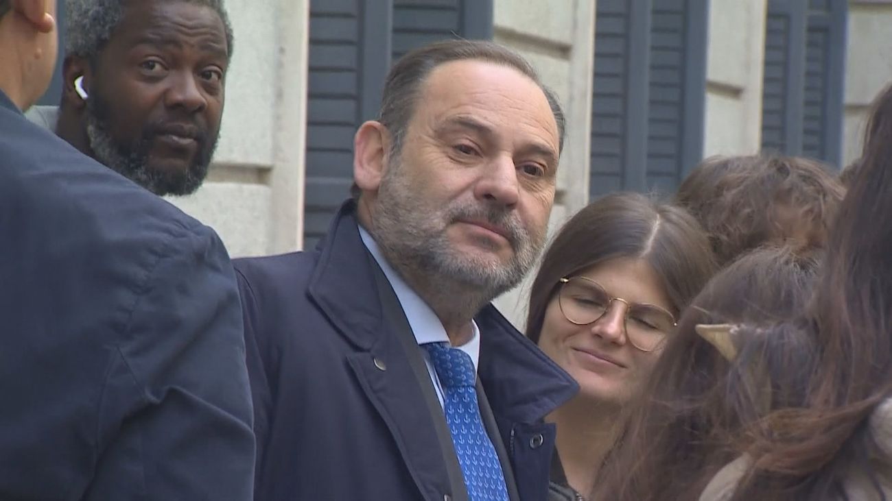 Ábalos dice estar "tranquilo" ante su declaración ante el Supremo a la que acudirá “con ganas”