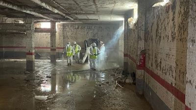 Lodos de la DANA de Valencia convertidos en mobiliario urbano