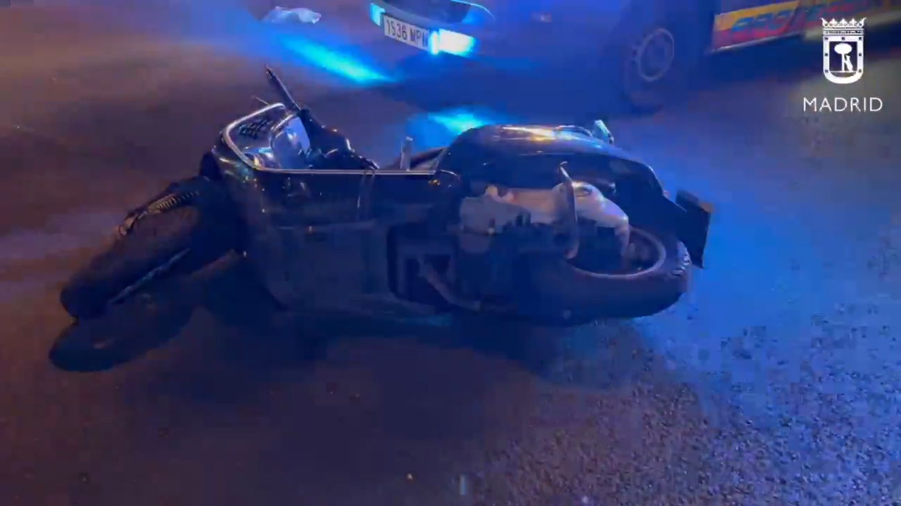 Herido grave un motorista tras chocar contra un coche en la Castellana