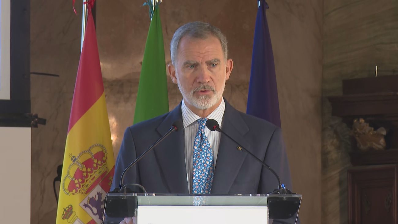 El rey apuesta por las alianzas empresariales y pide evitar las "tentaciones proteccionistas"