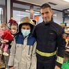 Reto navideño: 200 bomberos para extinguir la tristeza en 16 hospitales de Madrid