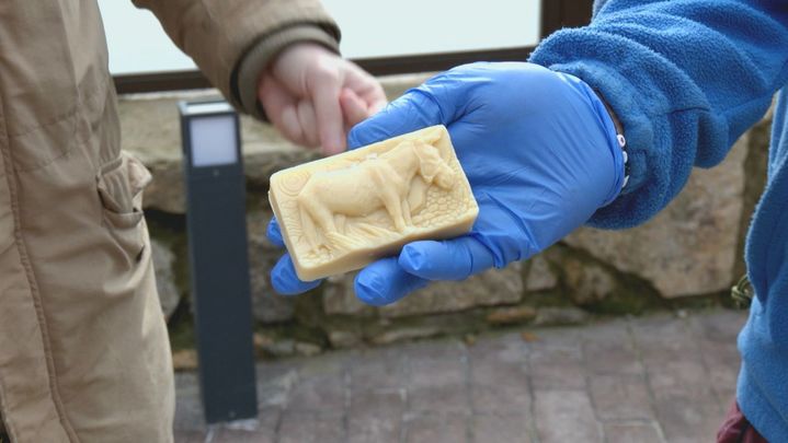 Jabón de leche de burra / Redacción