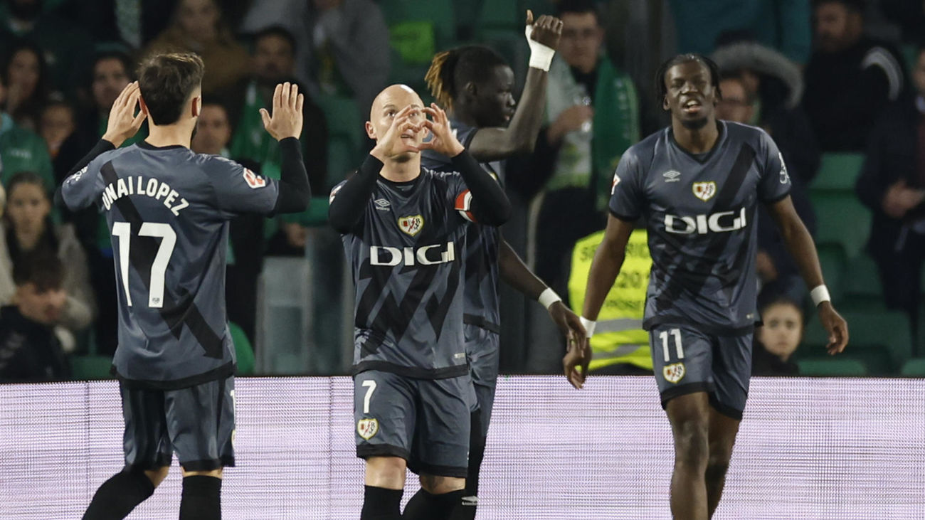 Isi Palazón celebra su gol ante el Betis