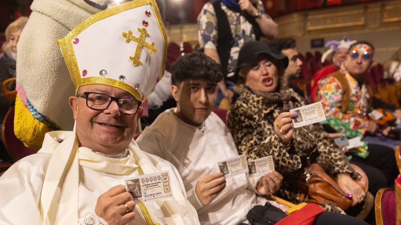 El día del Sorteo de Navidad en el Teatro Real,  el espectáculo también está en el patio de butacas