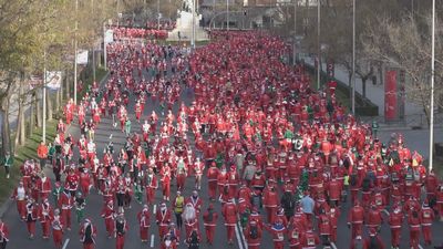 9.000 Papás, Mamás Noel y elfos, a la carrera por las calles de Madrid