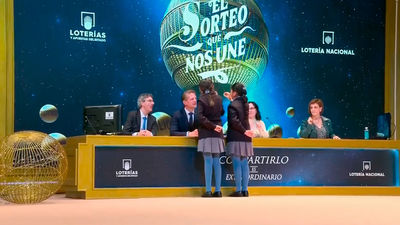 El octavo y último quinto premio del Sorteo de Navidad es para el 60622 que cae muy repartido
