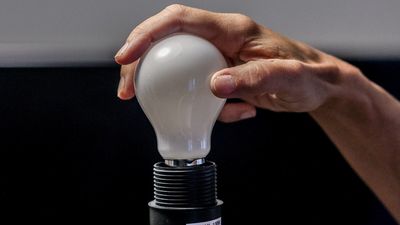 El precio de la luz se dispara este día de Navidad: es un 60% más cara que hace un año