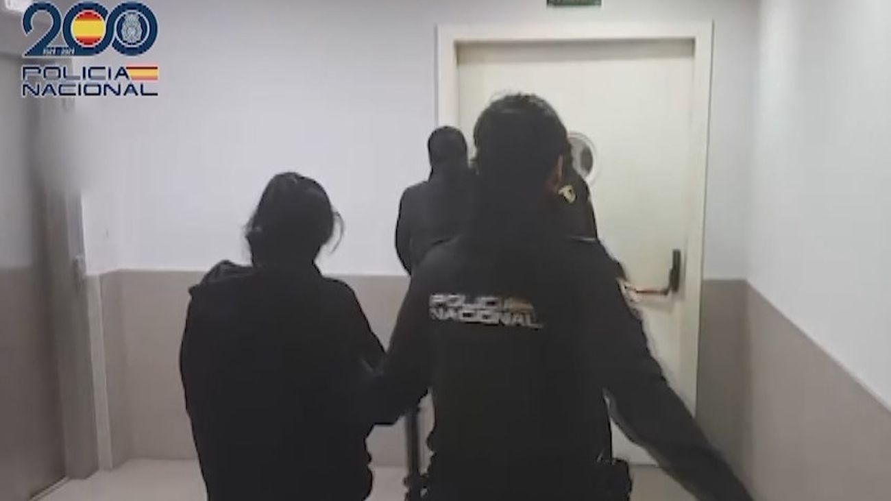 Cuatro detenidas en Madrid por robar en un centro religioso e irse después de compras navideñas