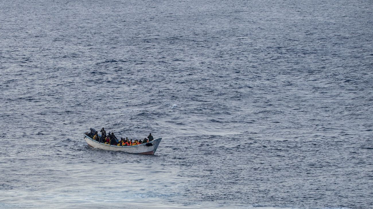 70 inmigrantes muertos al hundirse la embarcación en la que se dirigían a España