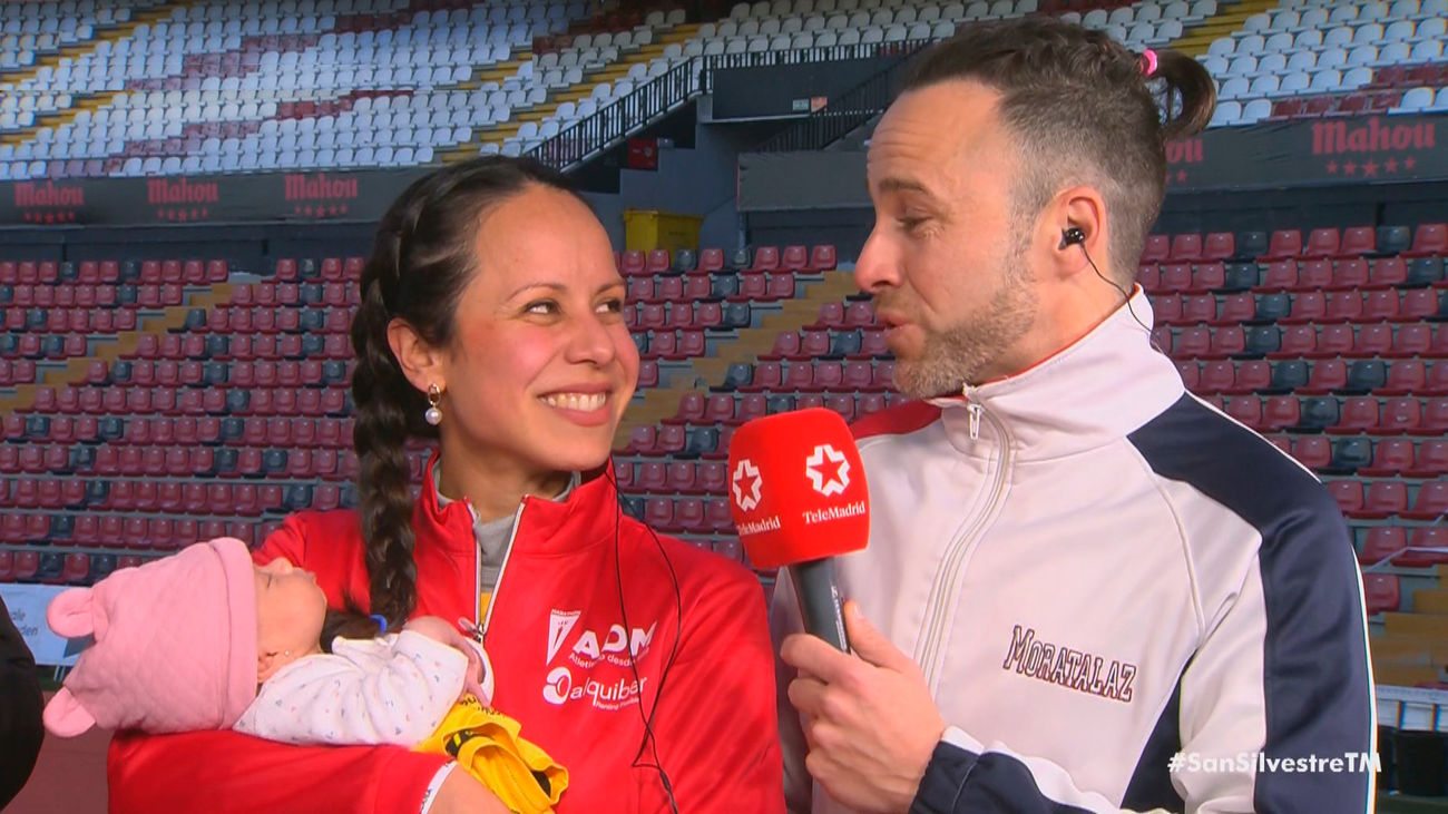 Ivette y Tomás, protagonistas del 'sí quiero' más sonado de la San Silvestre, nos presentan a su hija Atenea