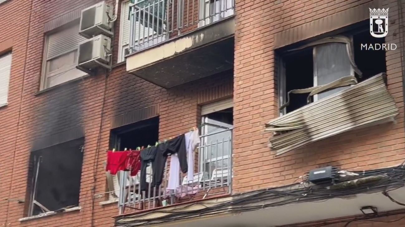 23 intoxicados leves por humo tras un incendio en un piso de Carabanchel